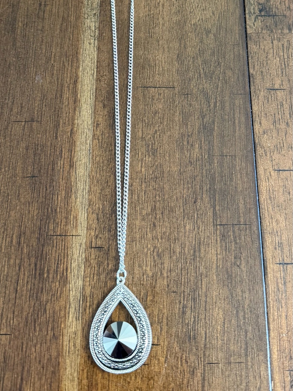 paparazzi Silver Teardrop Pendant Necklace